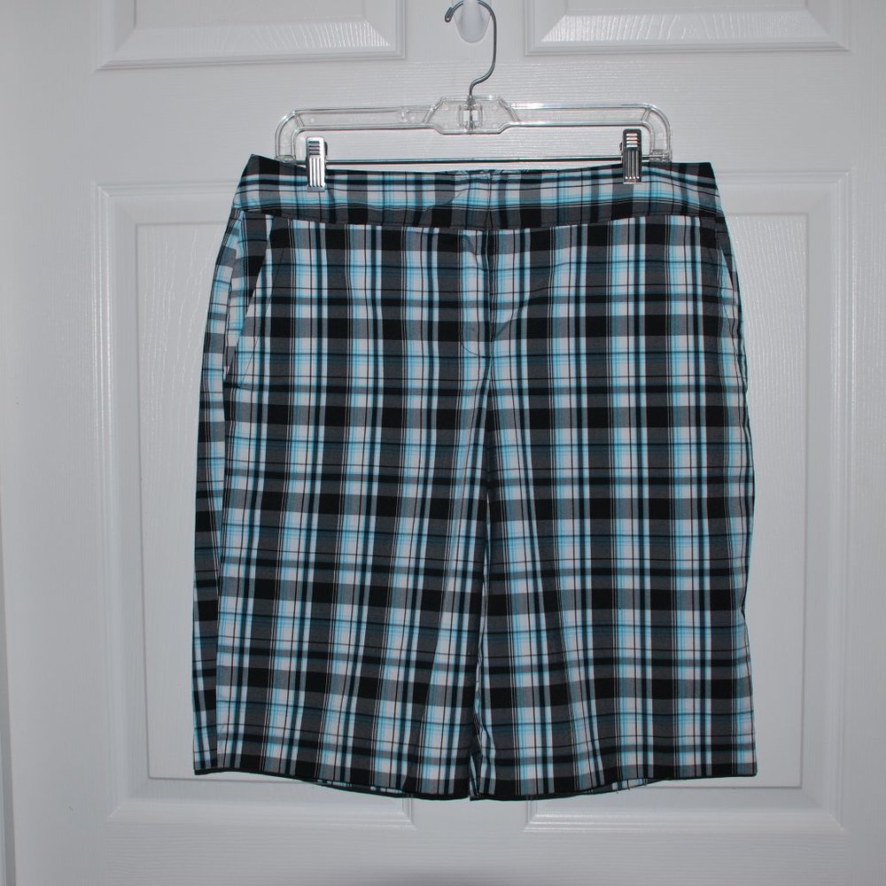 IZOD Golf Short